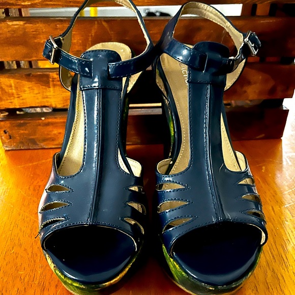 Kenneth Cole Reaction Wedges - Picture 1 of 2